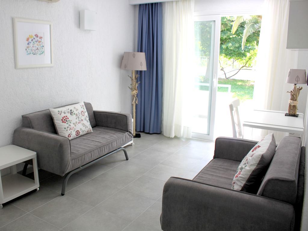 Ostria Apart otel Aya Paraskevi Dış mekan fotoğraf